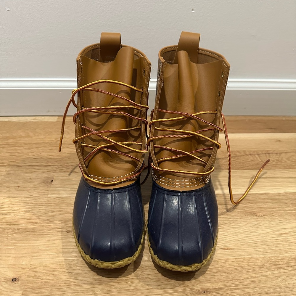 NWOT LL Bean 8M Navy Duck Boots